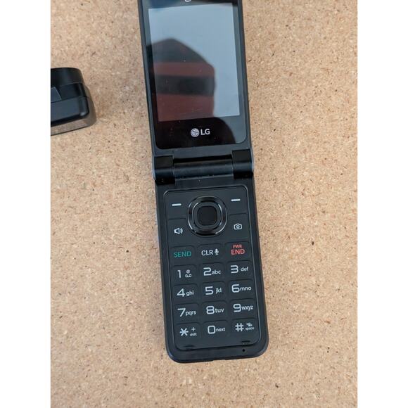 LG Classic Flip Cell Phone L125DL TracFone CARRIER LOCKED - Picture 4 of 11